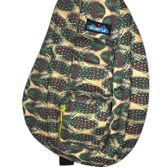 KAVU Original Rope Sling Bag Adjustable Strap Feather Print - 20" x 11" x 5" - Picture 3 of 10